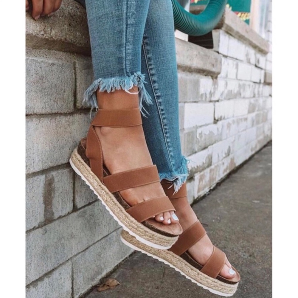📣”Sophia” ✨Camel Espadrille platform Sandals